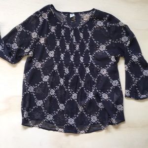 Patterned dress shirt